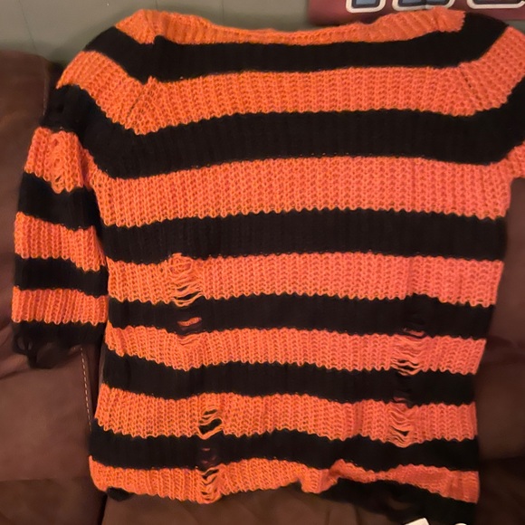 Sweater over sized striped sweater NEW with tags size LG - Picture 4 of 9